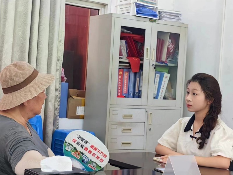 ɫУͬСϾʦѧ΢־Ըɫ