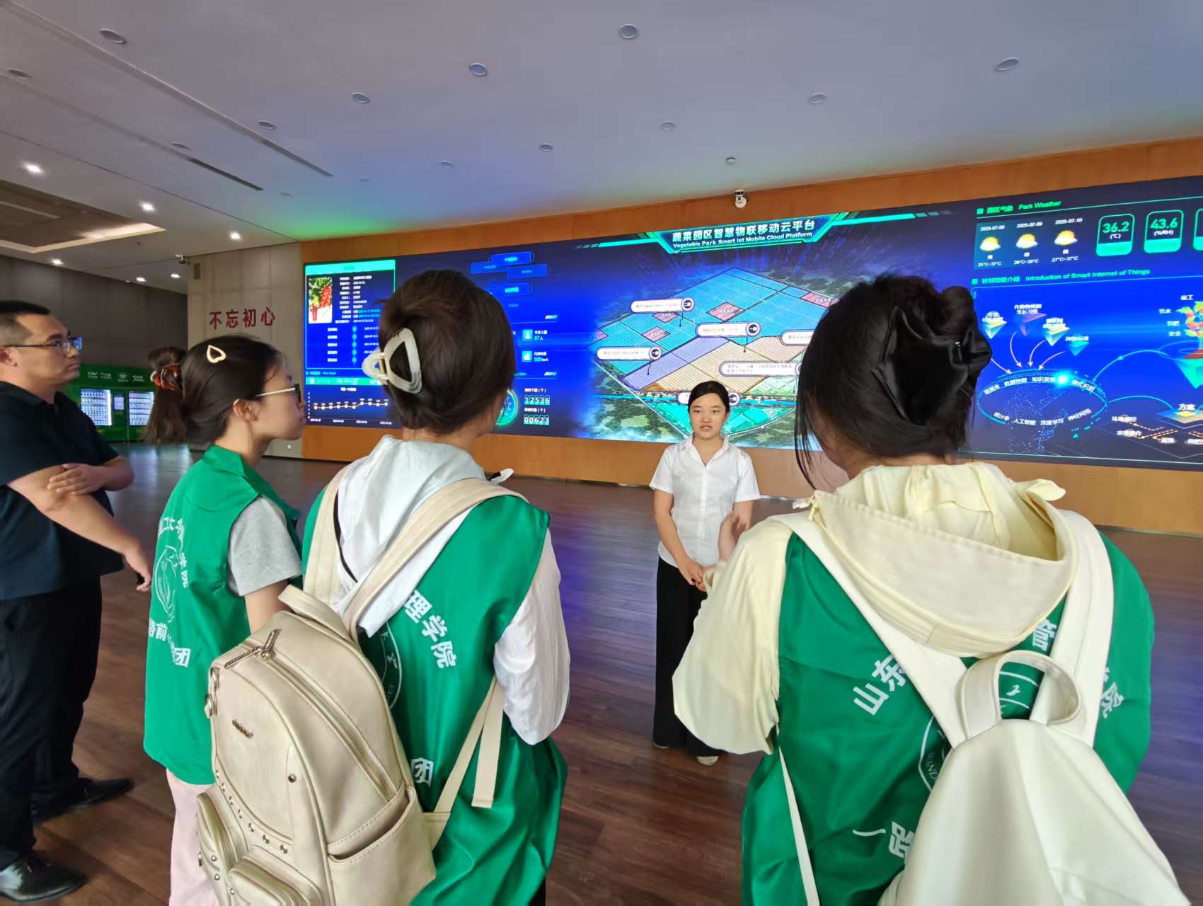 ʾ԰̽ء۷ڷۡγ棬ɫ˫A߲