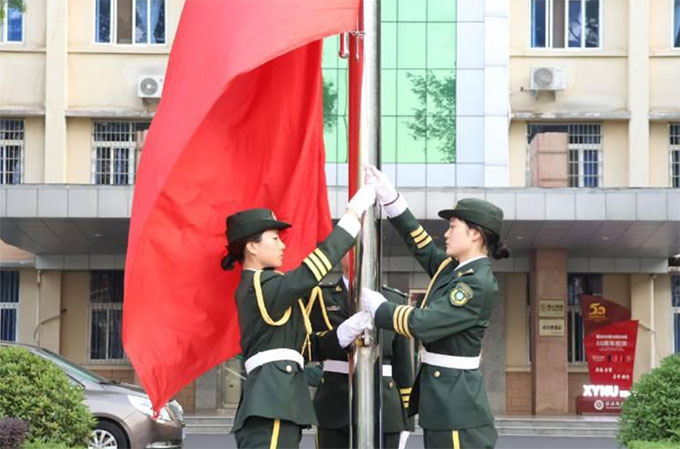 ʦѧĴнµԺУίϾʽ