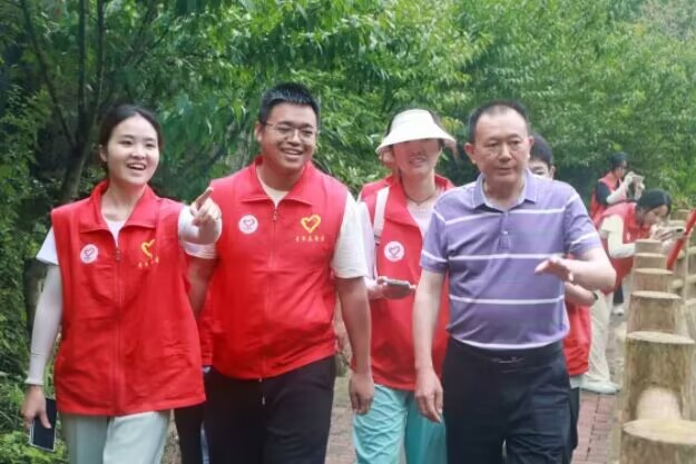 ͨѧ磺ϪˮǨϪ˵ġ롰Ρ