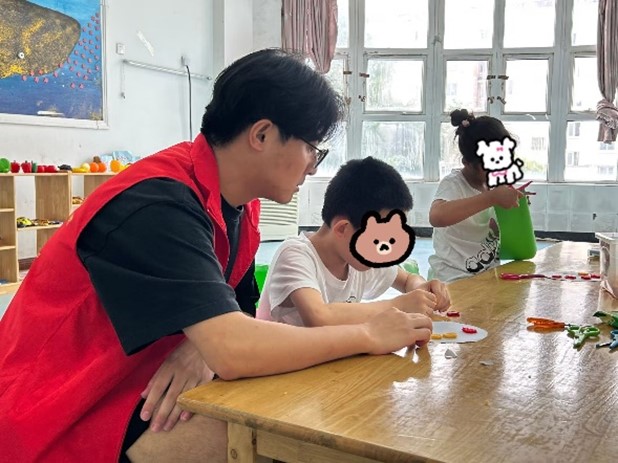 롮ǡͬУð޽硱 Яжʵſչǽ