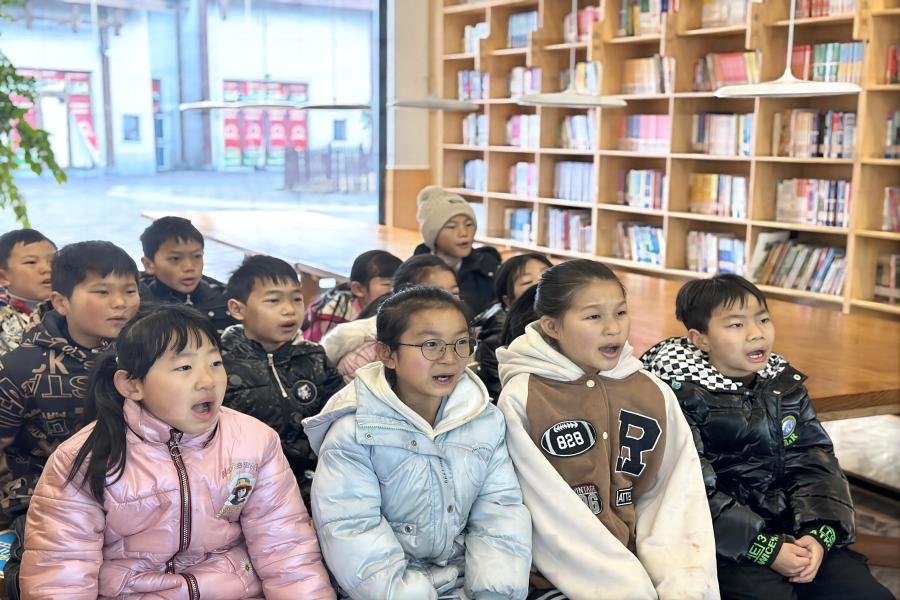 ɽѧǭС־ԸӿչĻɫ