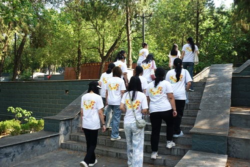 ִ׷˼־ɫн𡪡ɽѧտʵʯɽʿ԰ɫ񴫳ʵ