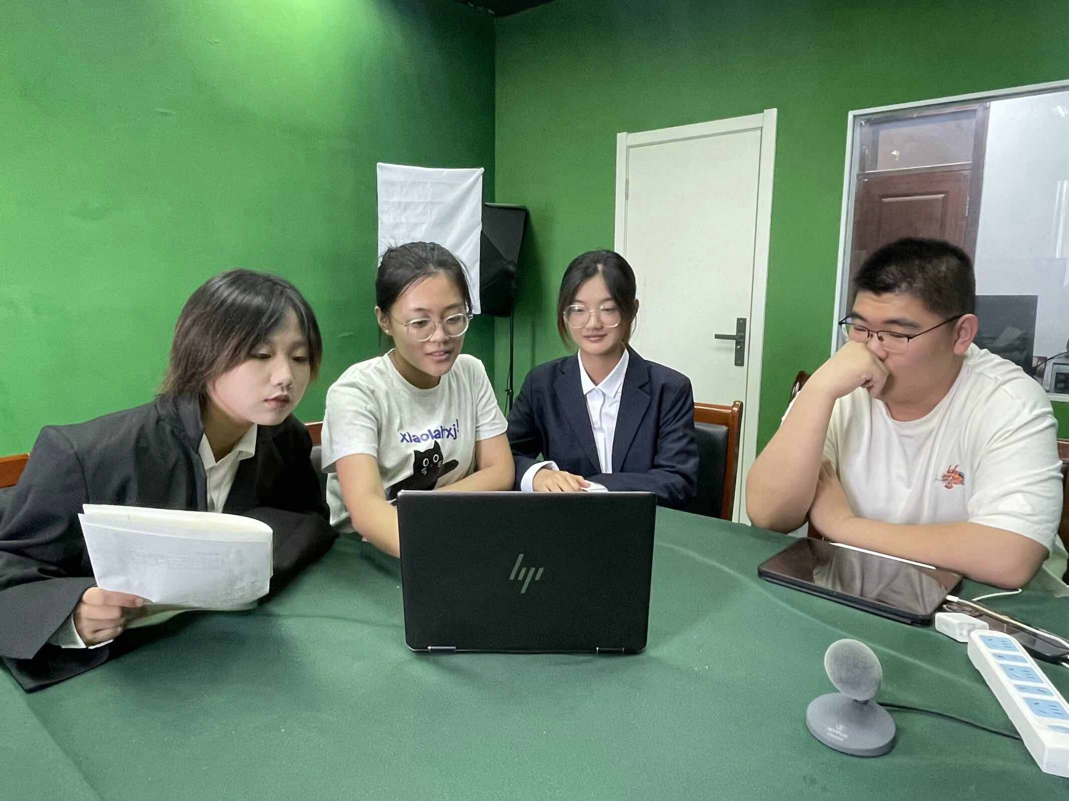 &#8203;&#8203;&#8203;&#8203;&#8203;&#8203;&#8203;֮ںϣС٣ɶ