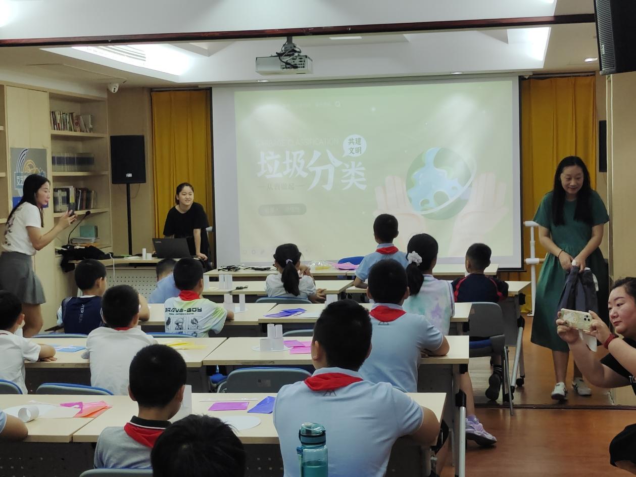 "࣬ΪסǵĽɽɽ"վŶӡչ