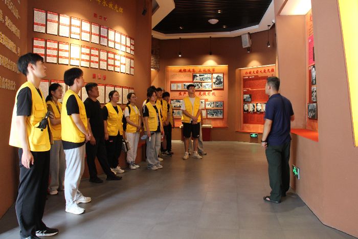 ɽѧѧԺ"E"ʵŸԴʿ԰չɫ