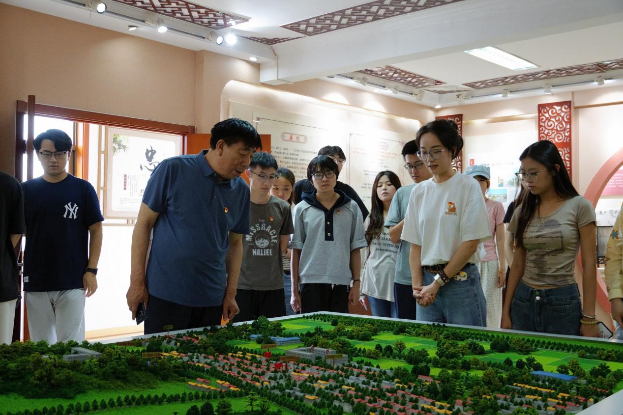 ϢѧԺ˹ѧԺ֧ׯ忪չɫ1+1ʵ