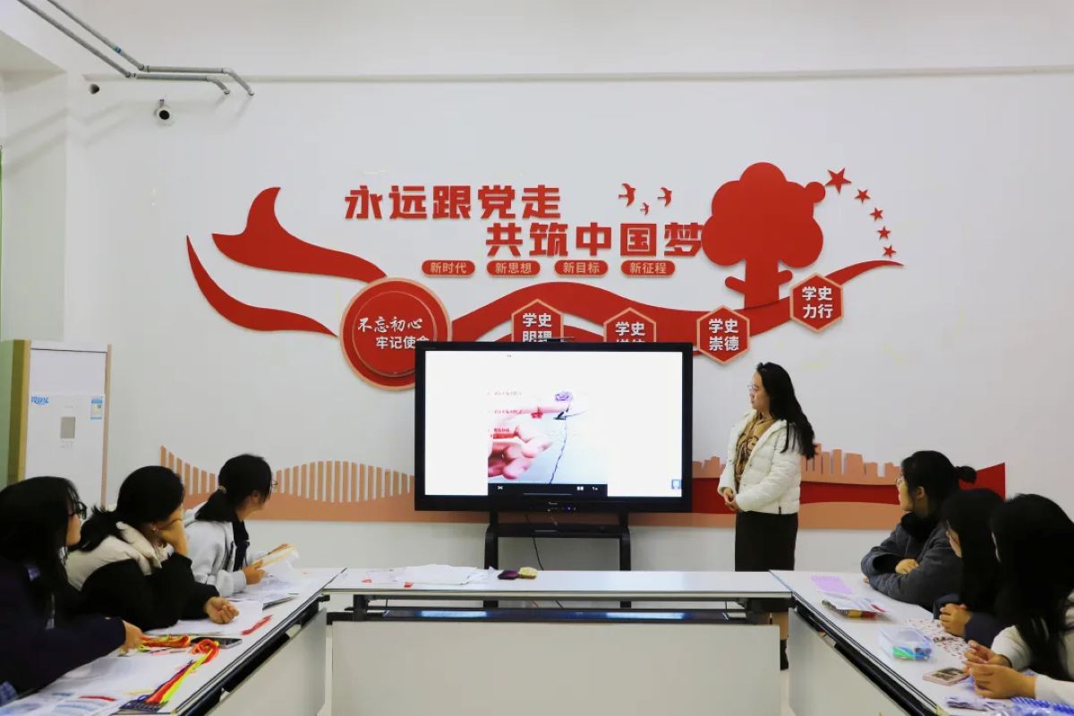 �ӱ�����ҽҩְҵ����ѧԺ������������ϵ��չ���ж��ഺ������δ�����Ͷ�����ʵ���